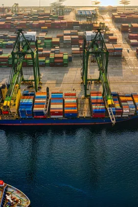 Triển Vọng Thị Trường Vận Tải Biển 2025: Thích Nghi Với Thuế Quan, Hàng Tồn Kho và Xu Hướng Tiêu Dùng Trong Nhiệm Kỳ Hai Của Trump